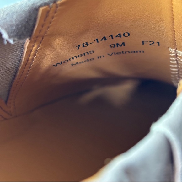 Johnston & Murphy Slip On Pull On Ankle Sneaker Shootie Women's Size 9M Metallic - Picture 11 of 11